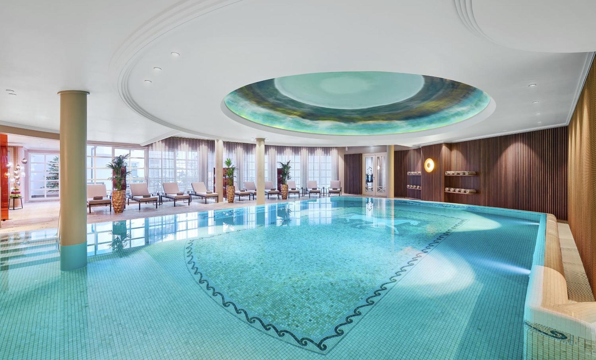 Hotel Weisses Roessl Кицбюэль Экстерьер фото