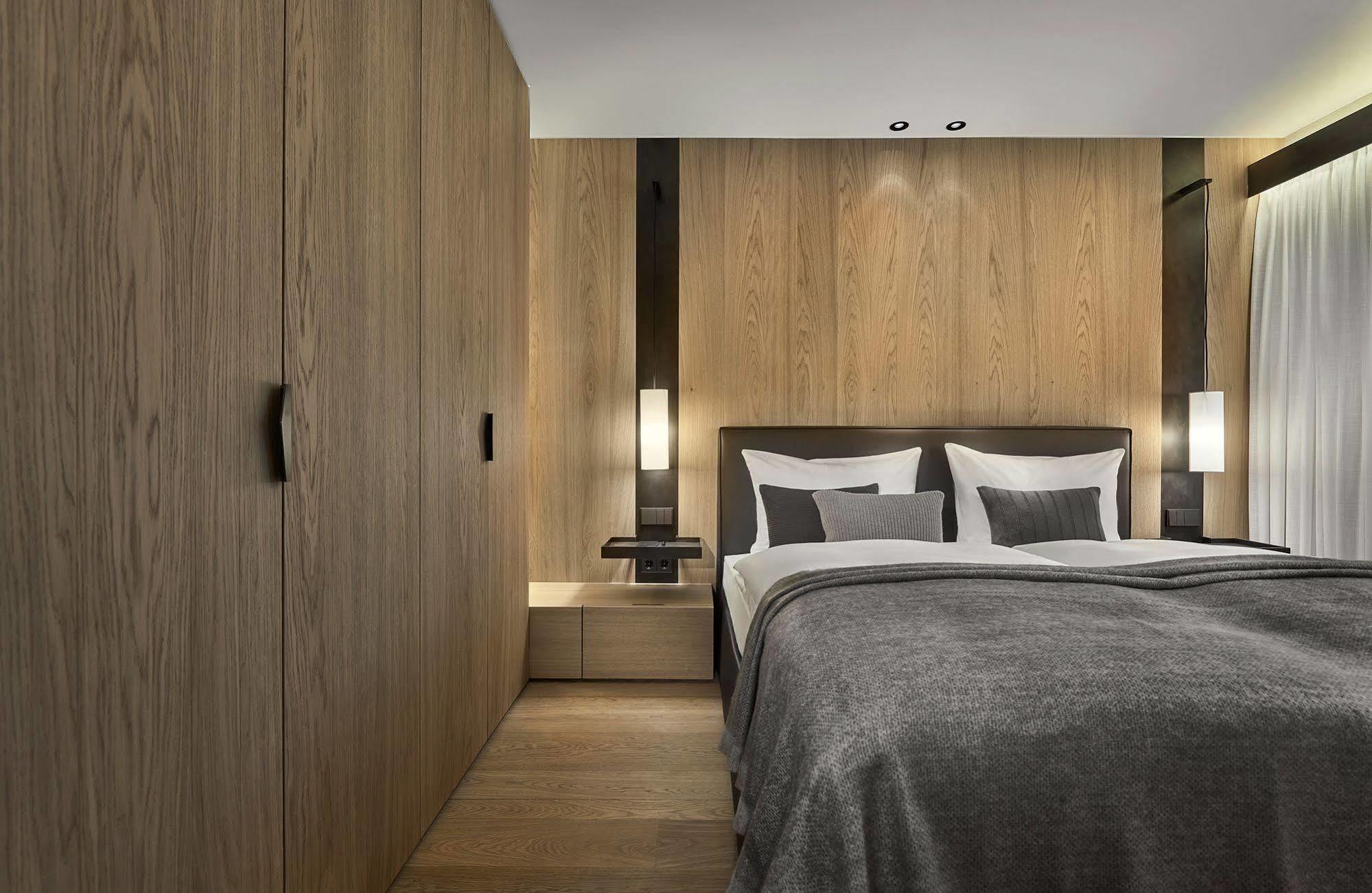 Hotel Weisses Roessl Кицбюэль Экстерьер фото