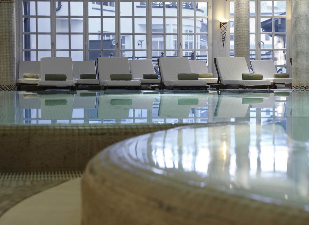Hotel Weisses Roessl Кицбюэль Экстерьер фото