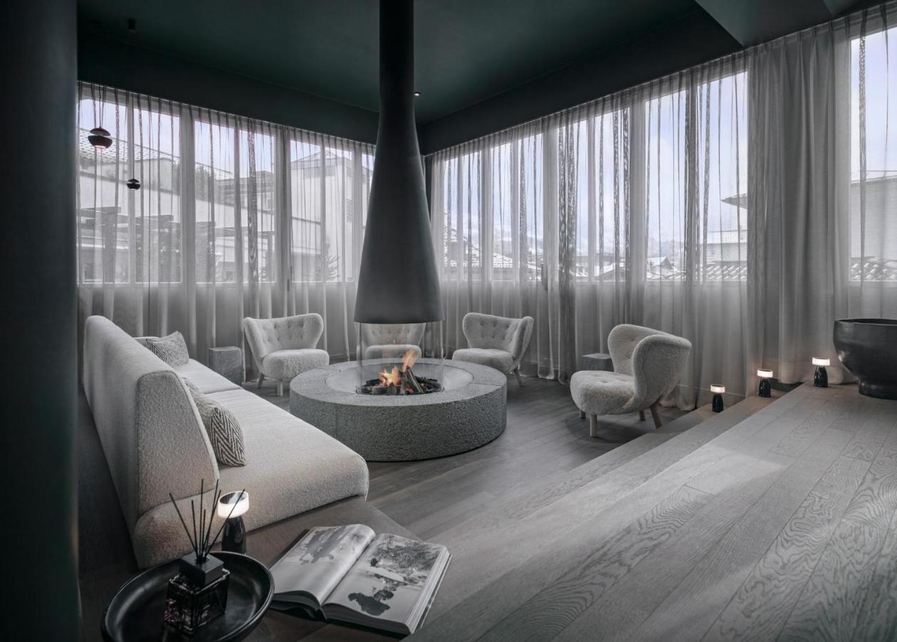 Hotel Weisses Roessl Кицбюэль Экстерьер фото
